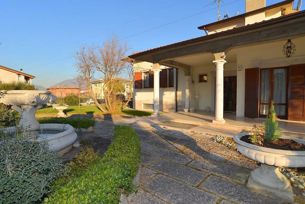 B&B Villa Adriano Cavaion Veronese 0*,  Italia